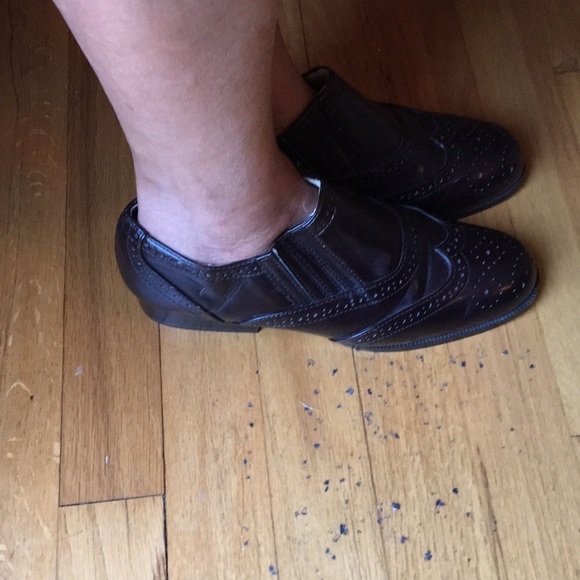 Shoes - Picture 2 of 7